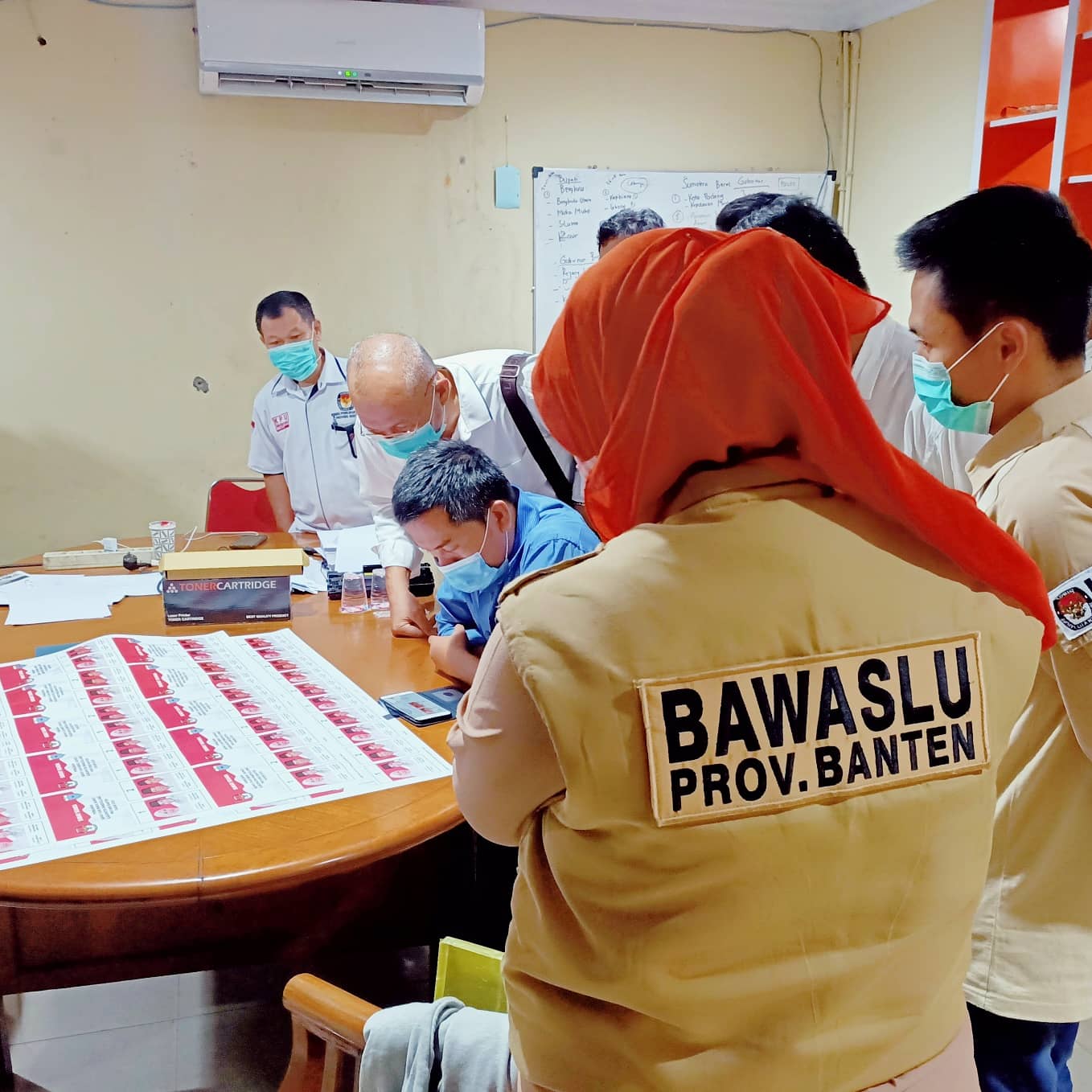 Bawaslu Banten dampingi Pengawasan Cetak Surat Suara Pilkada 2020.