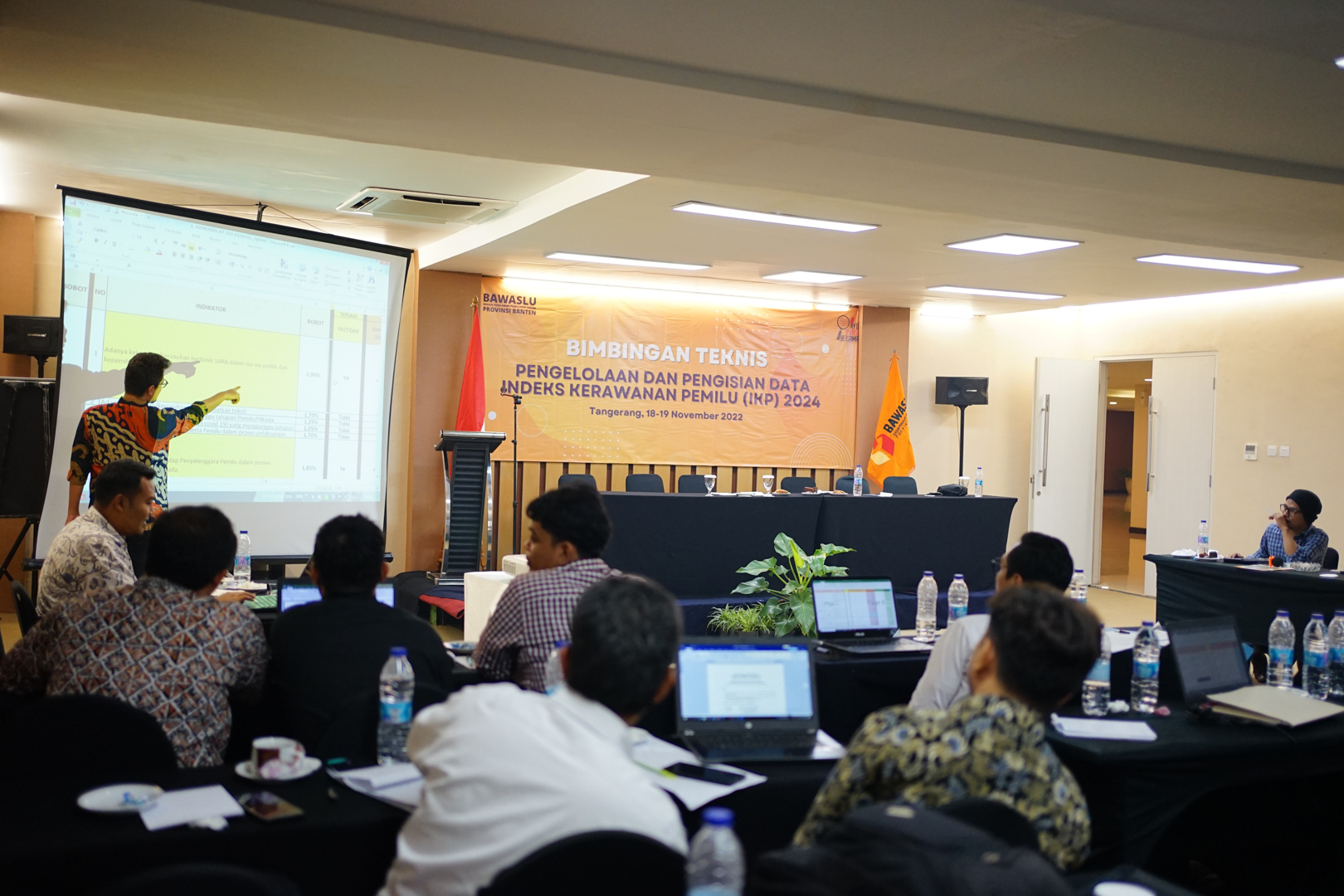 Bawaslu Provinsi Banten  Adakan Bimtek Pengelolaan dan Pengisian Data IKP