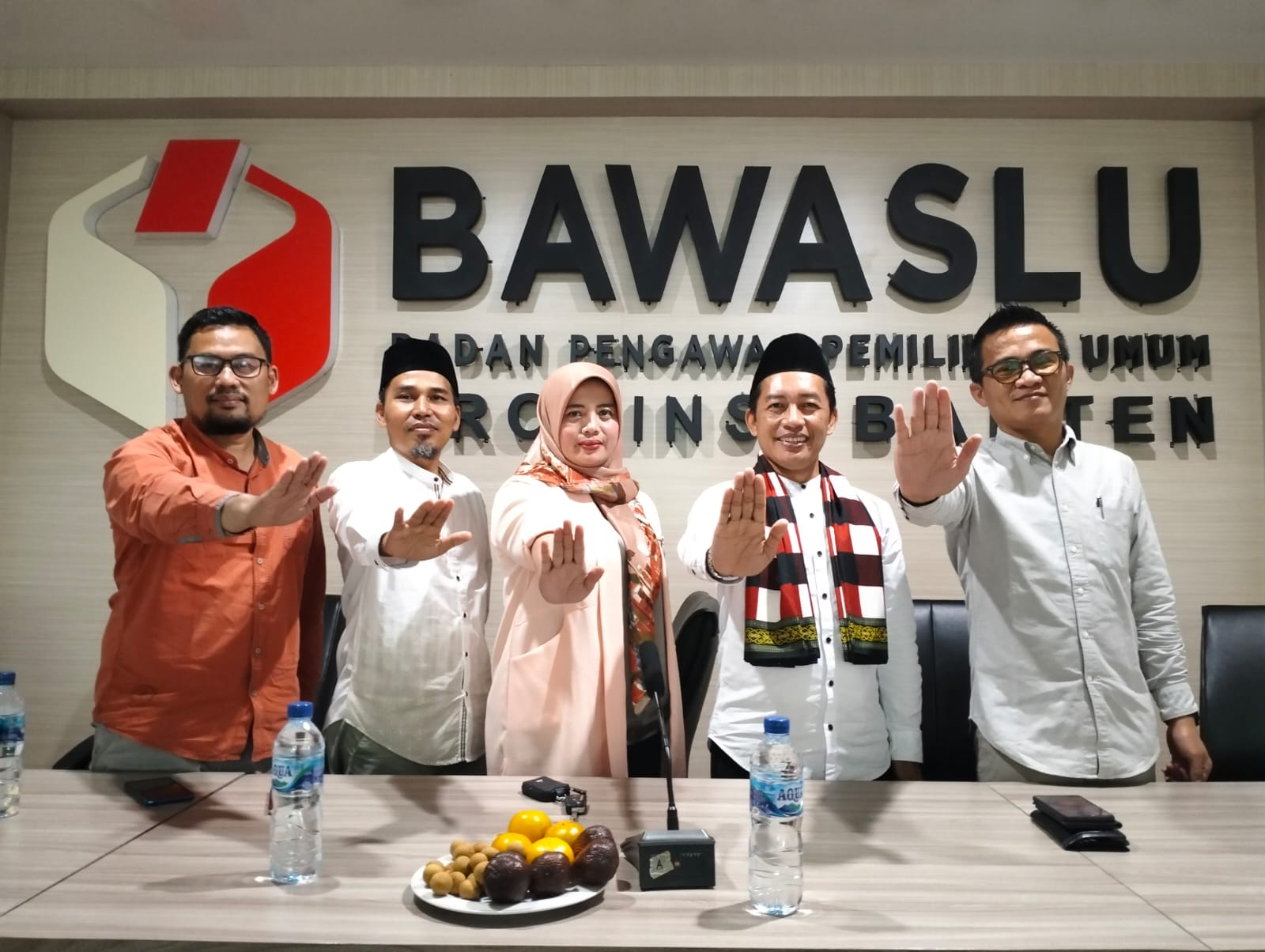 Siapkan Meja Layanan Pemantau Pemilu, Bawaslu Buka Pendaftaran Pemantau di Banten.