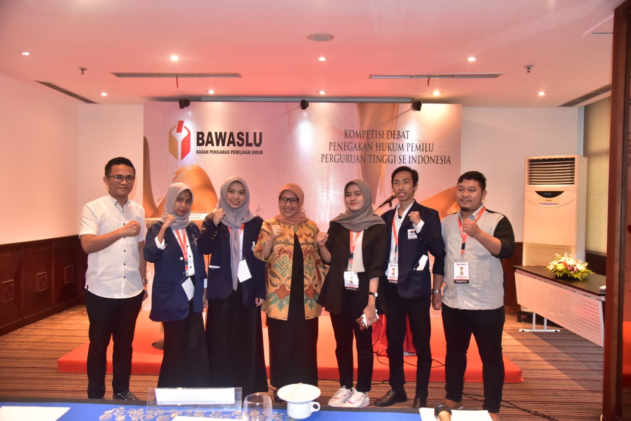 UIN Syarif Hidayatullah Ciputat juara 2 kompetisi debat penegakan hukum pemilu