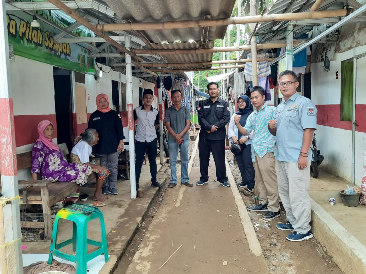 Menjaga Hak Pilih Bawaslu Banten Terjun ke HUNTARA (Hunian Sementara) Korban Dampak Tsunami 2018