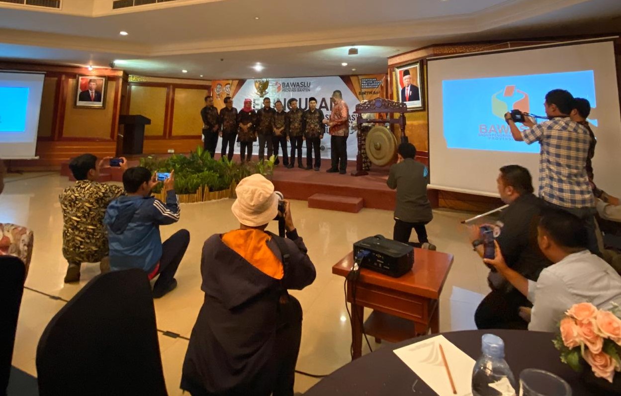 Bawaslu Banten Luncurkan Wajah Baru Pelayanan Informasi Bawaslu Provinsi Banten dan Deklarasi Awasi Bersama Pilkada Serentak 2020