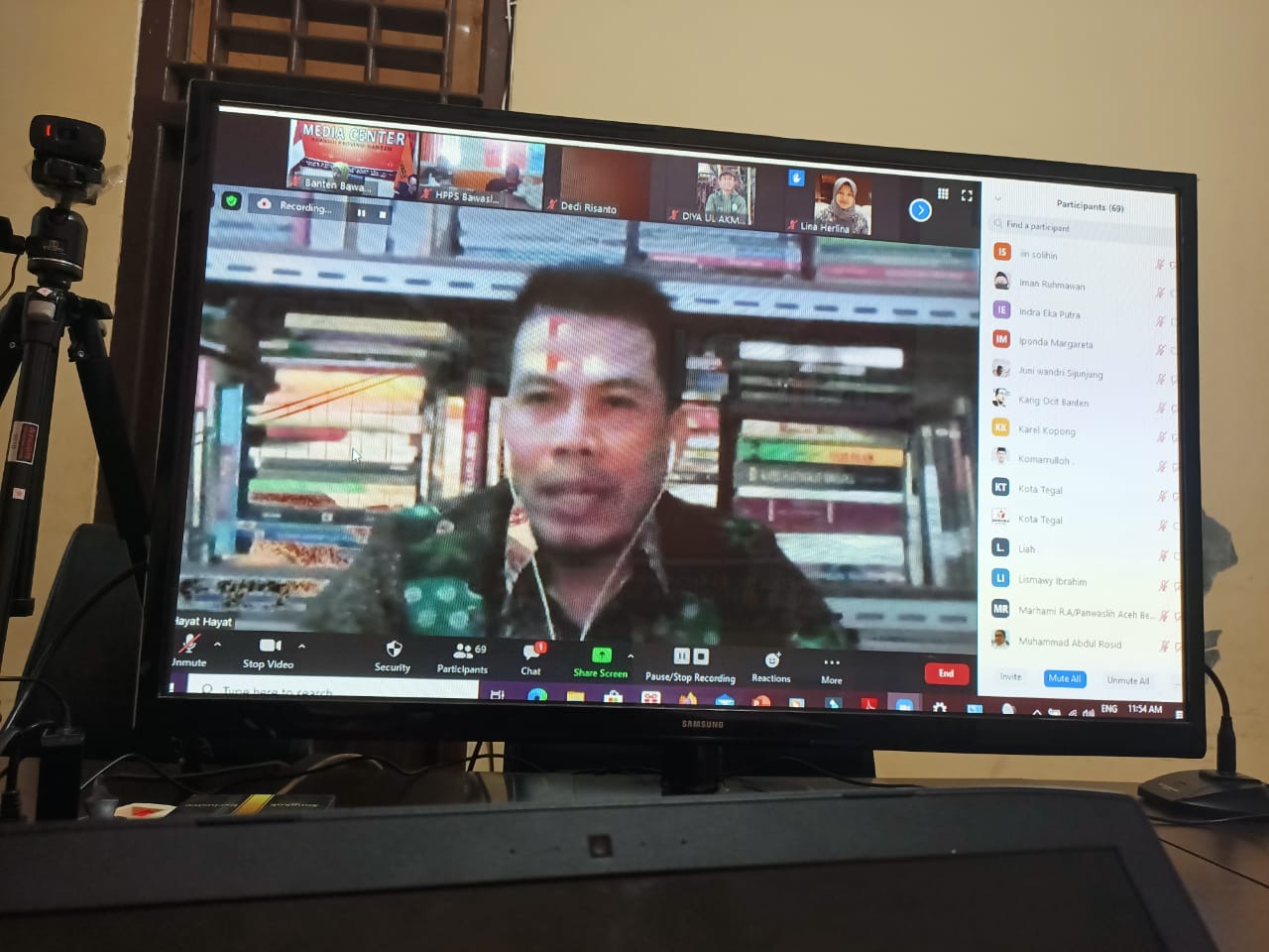 KIAT MENULIS BUKU HASIL RISET