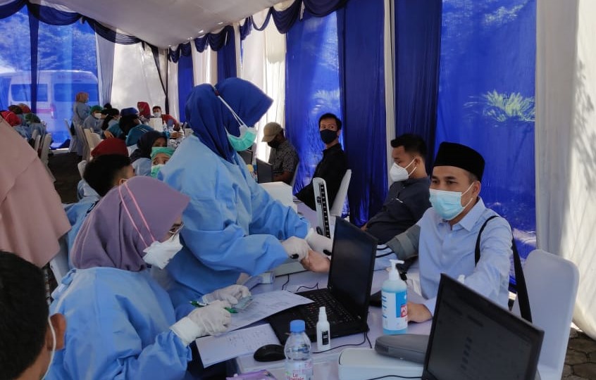 Jajaran Pengawas di Banten Melakukan Vaksinasi