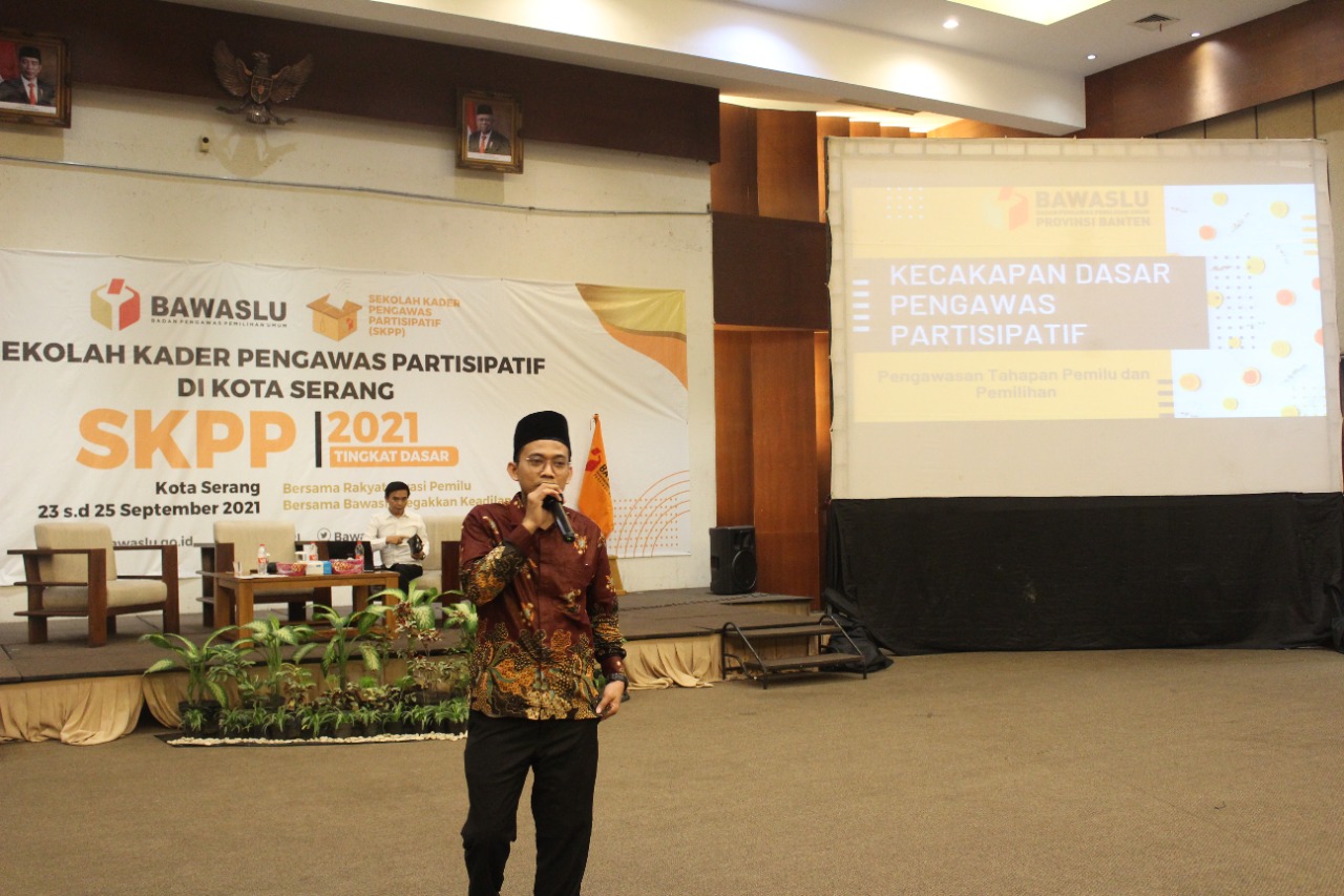 Anggota Bawaslu Banten Nasehuddin Ajarkan Kecakapan Dasar Pengawasan Partisipatif