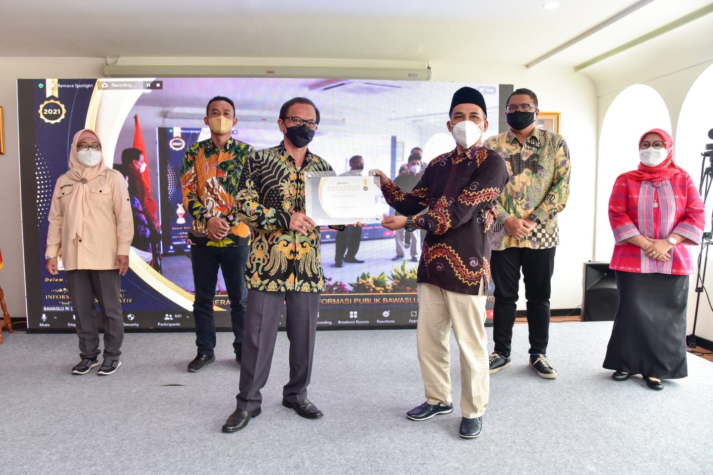 Penganugerahan KIP Bawaslu Provinsi se Indonesia  -Bawaslu Banten Kembali Raih Predikat Informatif