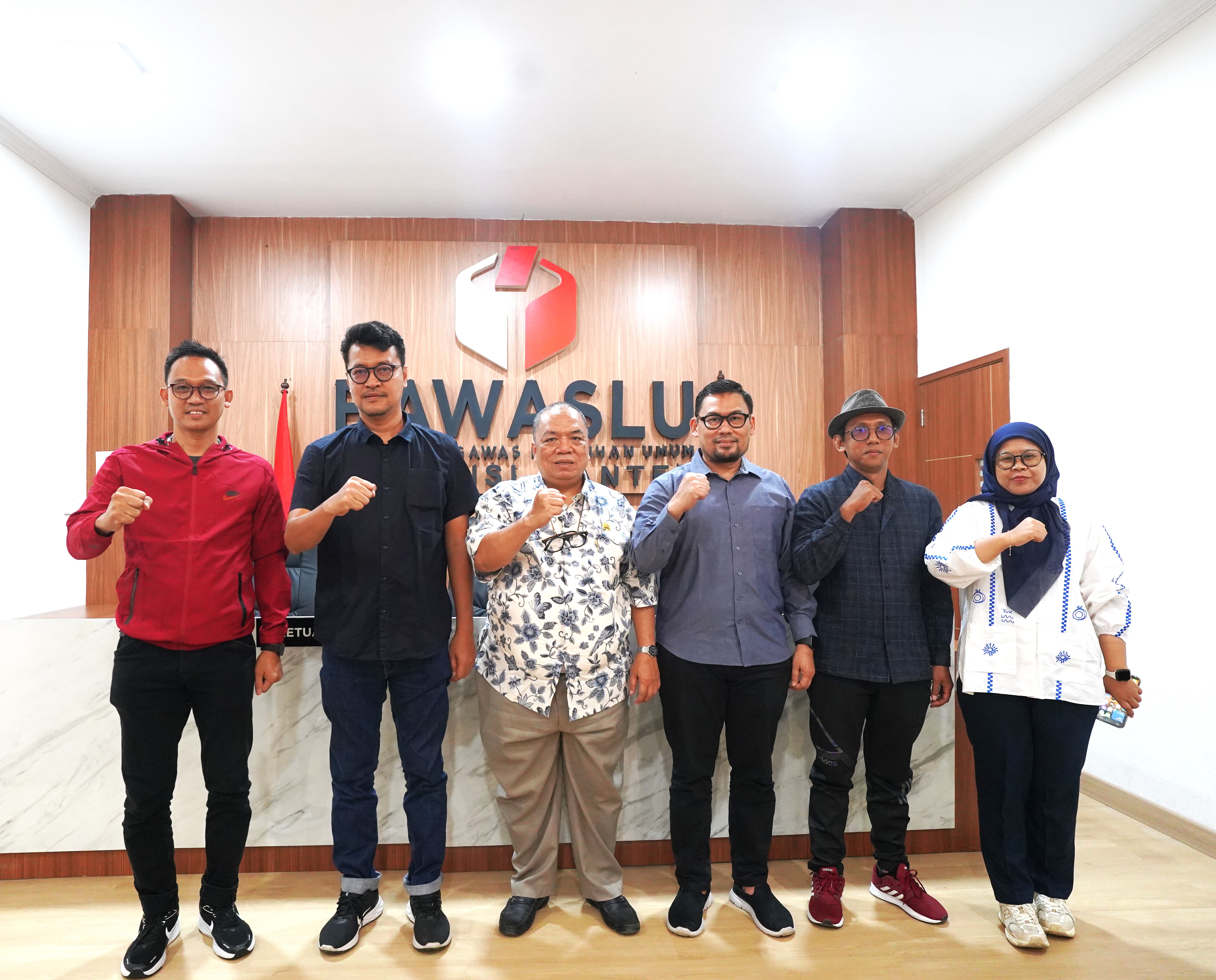Tekankan Pentingnya Keterbukaan Informasi, Bawaslu Provinsi Banten Lakukan  Penguatan Bersama Komisi Informasi 