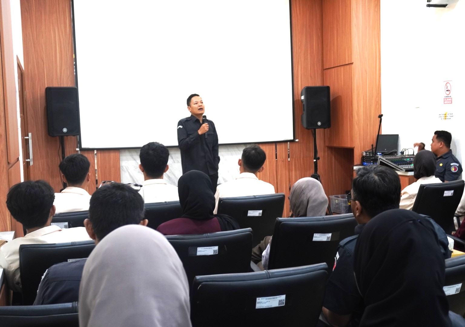 Bawaslu Provinsi Banten Ajak Mahasiswa Pahami Netralitas ASN dan Kepala Desa