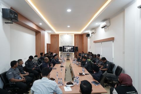 Jajaran Bawaslu Provinsi dan Kabupaten/Kota se-Banten saat mengikuti Rapat Konsolidasi Tahun 2026 secara hybrid, Senin (12/1/2026).