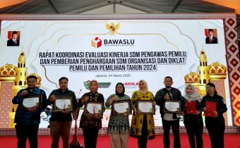 Bawaslu se-Banten Raih 6 Penghargaan SDMO Awards