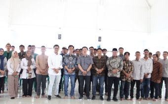 Sumantri Ajak Puluhan Santri Awasi Pemilu 2024