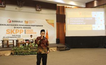 Anggota Bawaslu Banten Nasehuddin Ajarkan Kecakapan Dasar Pengawasan Partisipatif