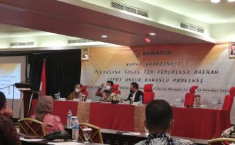 Sampaikan Materi Pada Rapat TPD Bawaslu Provinsi, Prof. Muhammad: Pengetahuan TPD tentang Penyelenggara Pemilu Harus Kokoh