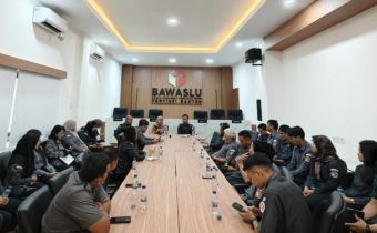 Suasana Giat Rapat Evaluasi Kinerja Tahun 2025 dan Rencana Program Kerja Tahun 2026 Bawaslu Provinsi Banten, Selasa (6/1/2026)