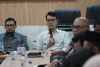 Anggota Bawaslu Provinsi Banten Ajat Munajat saat memberikan arahan dalam Rapat Konsolidasi Bawaslu Provinsi Banten Tahun 2026 yang dilaksanakan secara hybrid